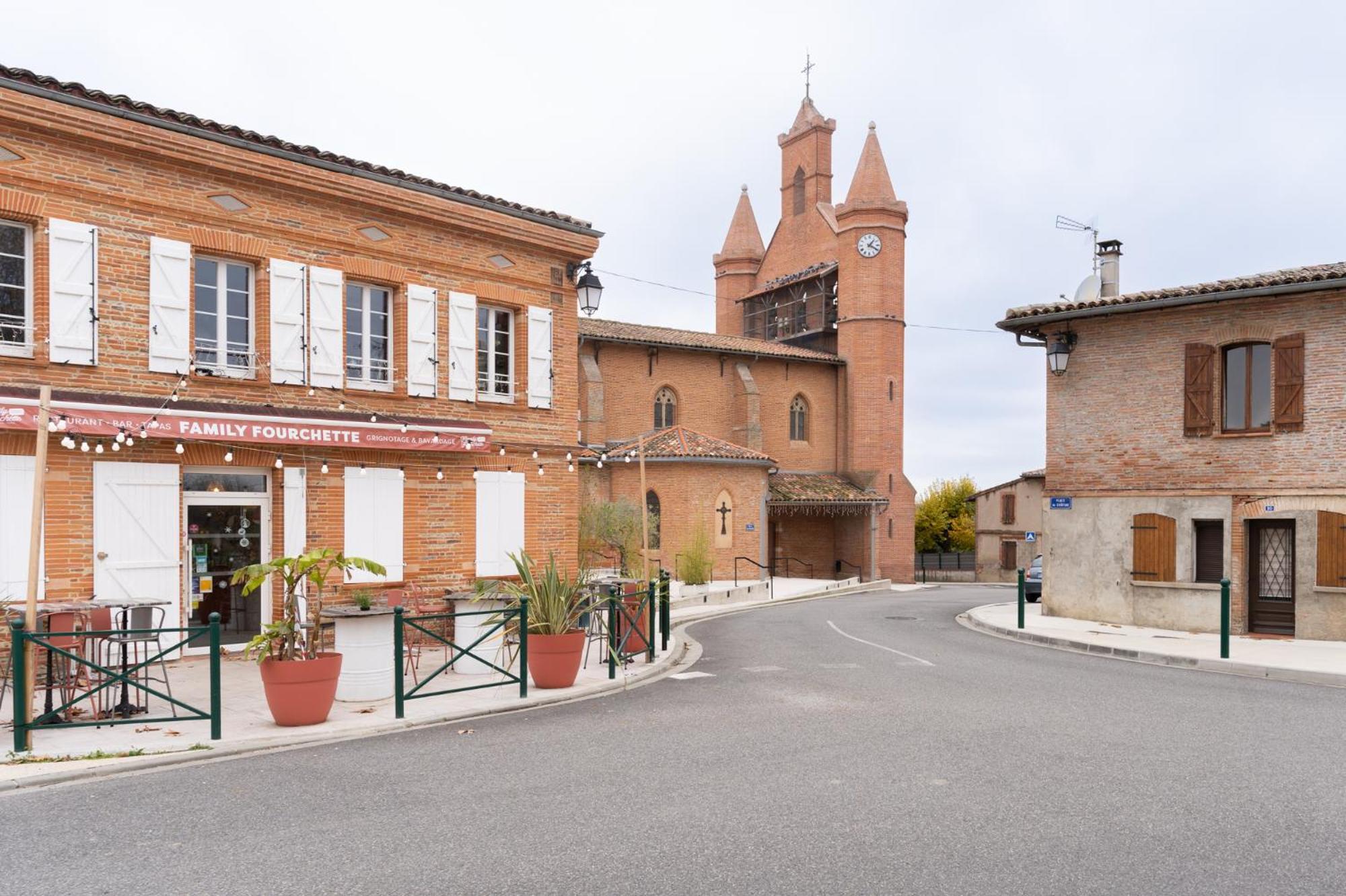 Sur La Place , Centre Village Cosy & Calme 2Ch Lapeyrouse-Fossat Exteriér fotografie